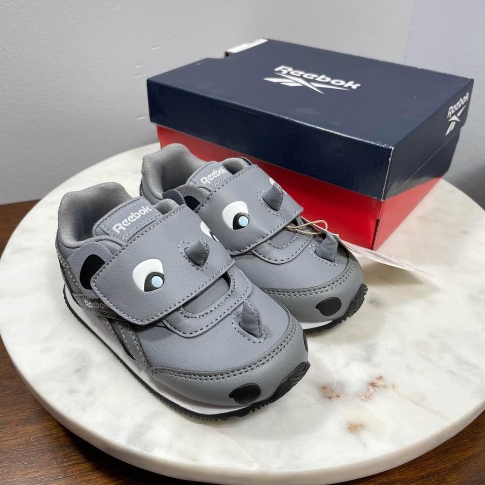 Size 6 / Toddler Boy Reebok Sneakers (New)